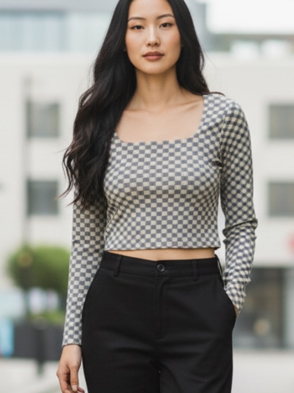 Le Lis Cream & Gray Checkerboard Square-Neck Cropped Top